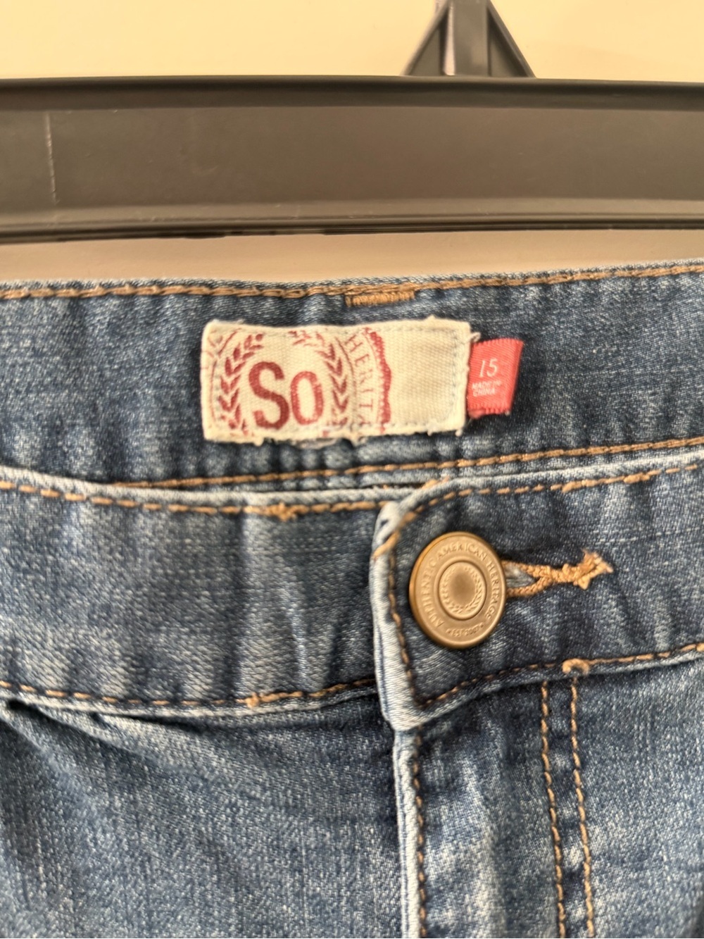 SO Women's Capris - Faded Blue Wash - Picture 3 of 4